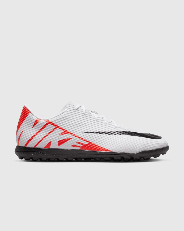 Completi calcio shop nike outlet