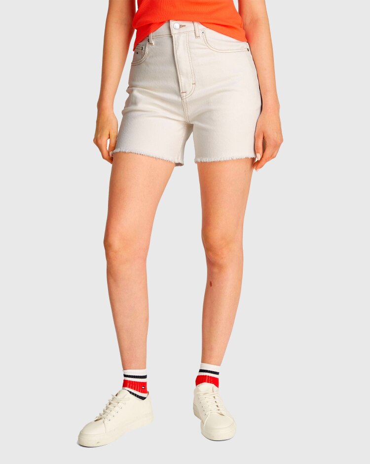 Shorts Mom regular fit in denim con orlo scucito Bianco Donna