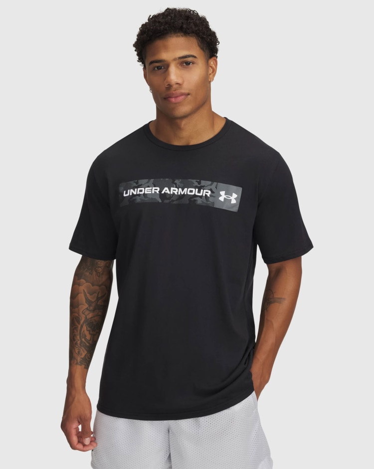Maglia a maniche corte UA Camo Chest Stripe Nero Uomo
