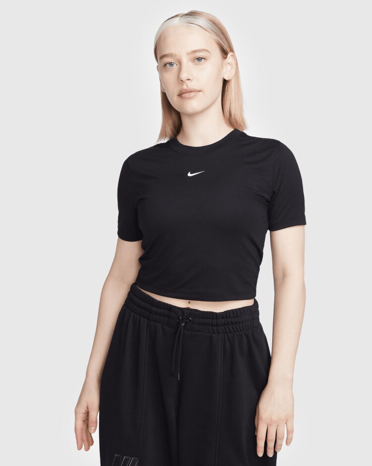 Nike T-Shirt Sportswear Essential Nero Donna