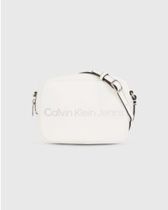 Calvin Klein Borsa a Tracolla Sculpted Camera Bianco Donna