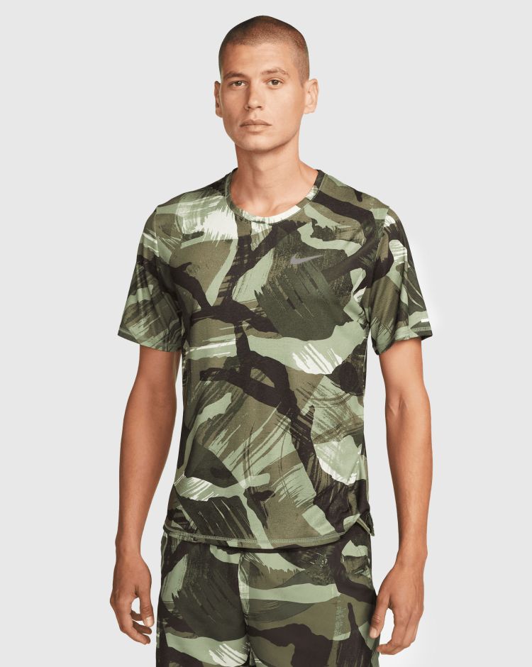 Nike T-Shirt Dri-FIT Miler Girocollo Camo Verde Uomo