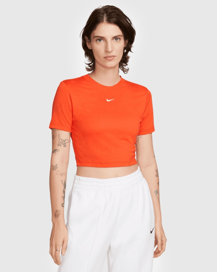 Nike T-Shirt Sportswear Essential Rosso Donna