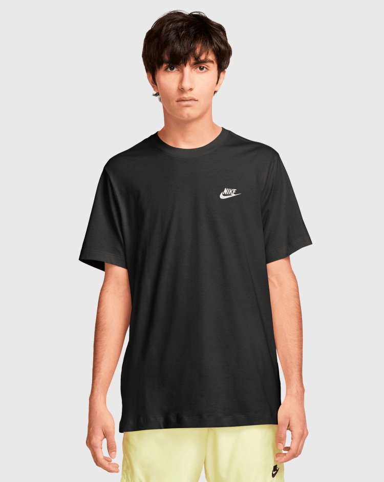 Nike T-Shirt Sportswear Club Nero Uomo
