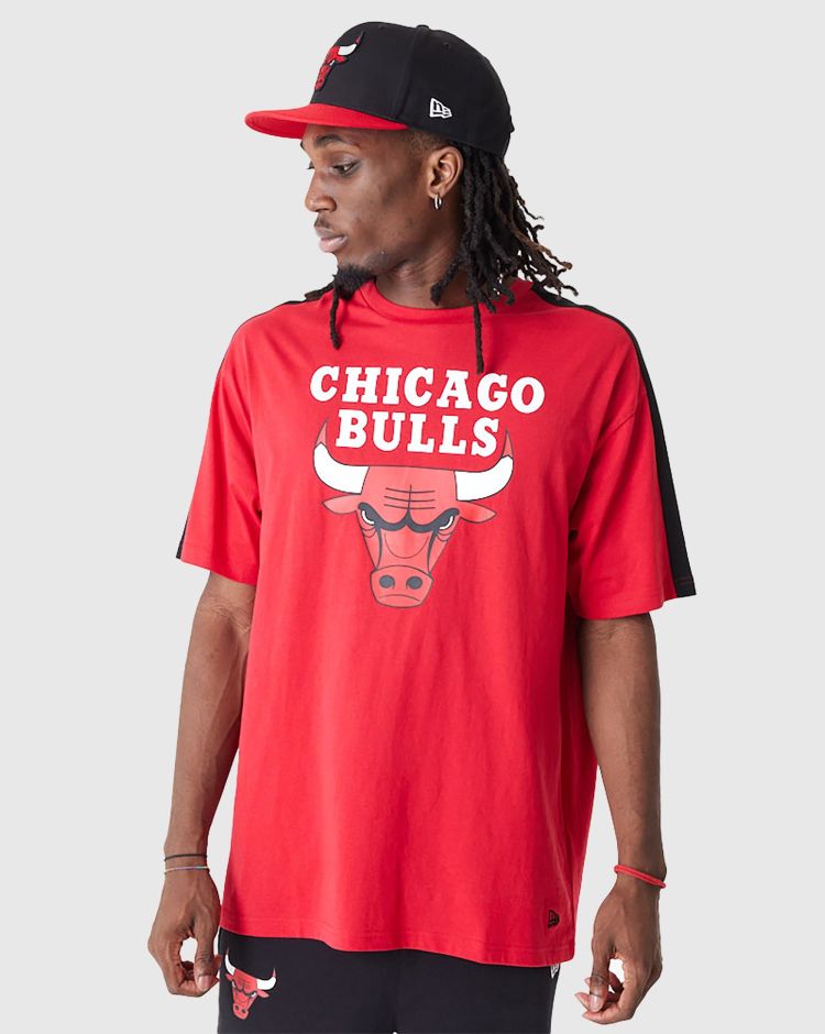 New Era NBA T-Shirt Oversize Colour Block Chicago Bulls Rosso Uomo