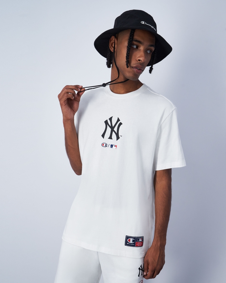 Champion x MLB T-Shirt Cosy Fit In Cotone New York Yankees Bianco Uomo