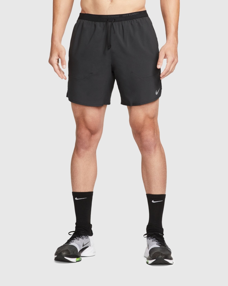Nike Shorts da running 18 cm con slip foderati Dri-FIT Stride Nero Uomo