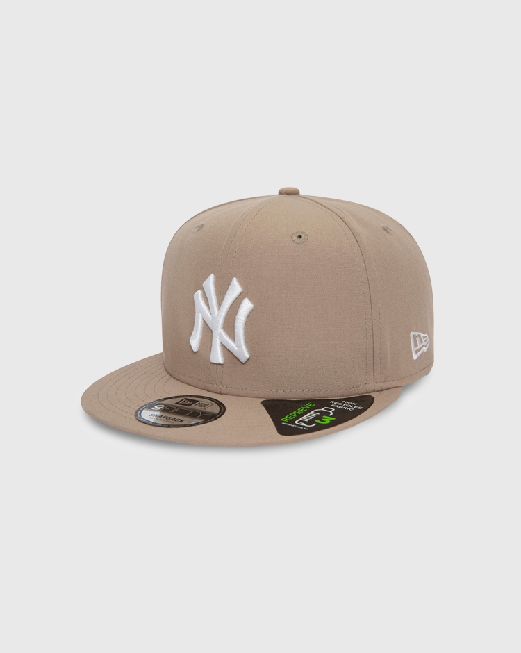 New Era Cappellino 9FIFTY® New York Yankees Repreve® Beige